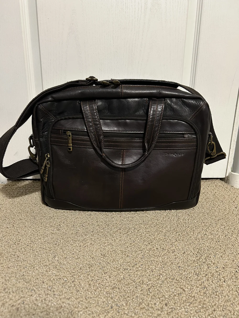 Samsonite leather top loader laptop carry on satchel briefcase dark brown